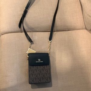 NWT Michael Kors Jet Set Charm Phone Bag